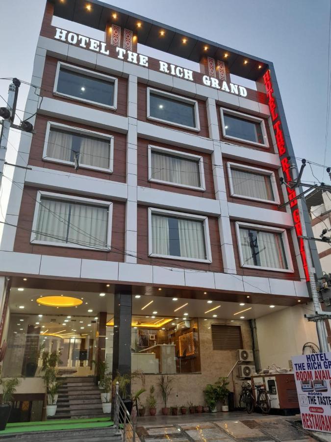 Hotel Taste Of India Агра Екстериор снимка