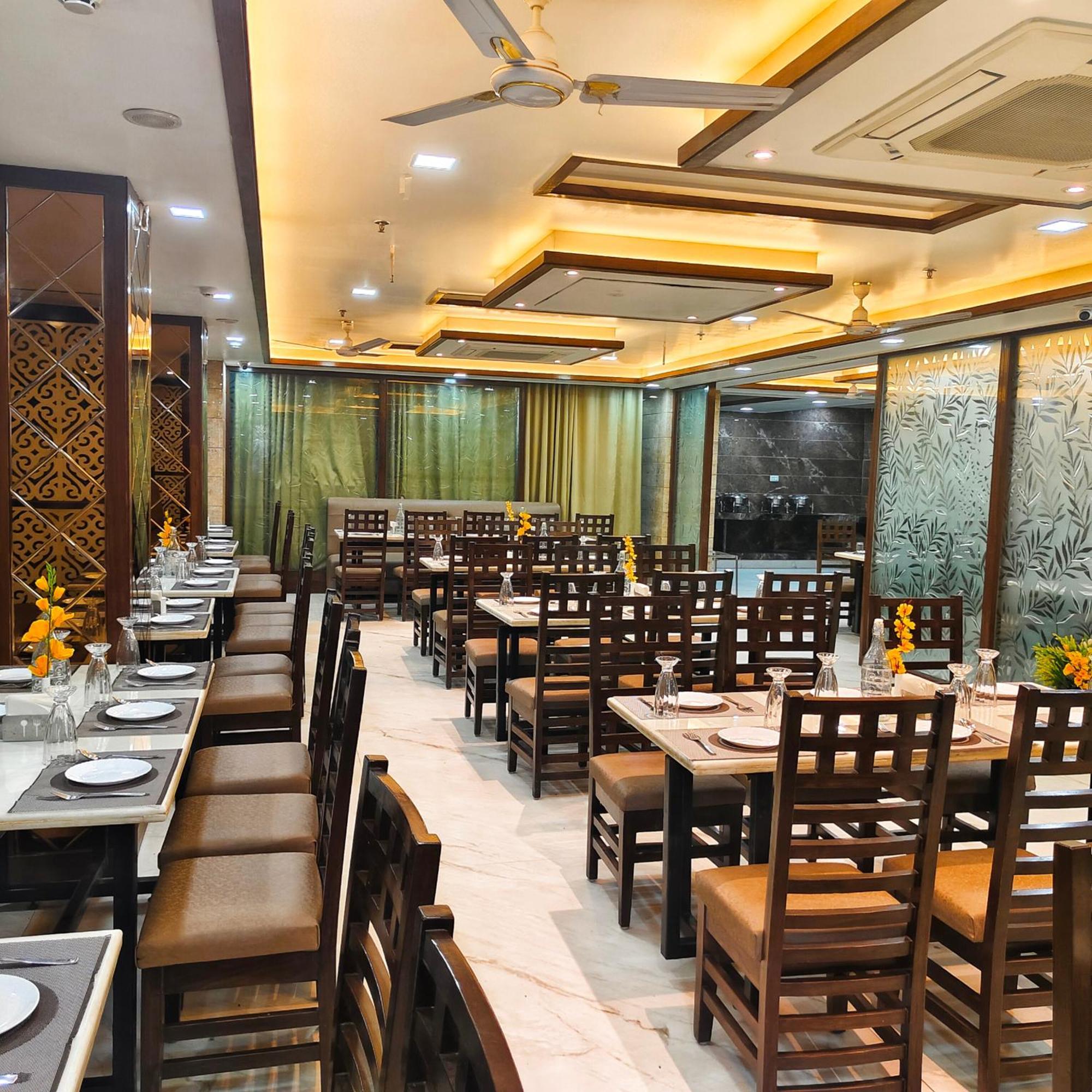 Hotel Taste Of India Агра Екстериор снимка