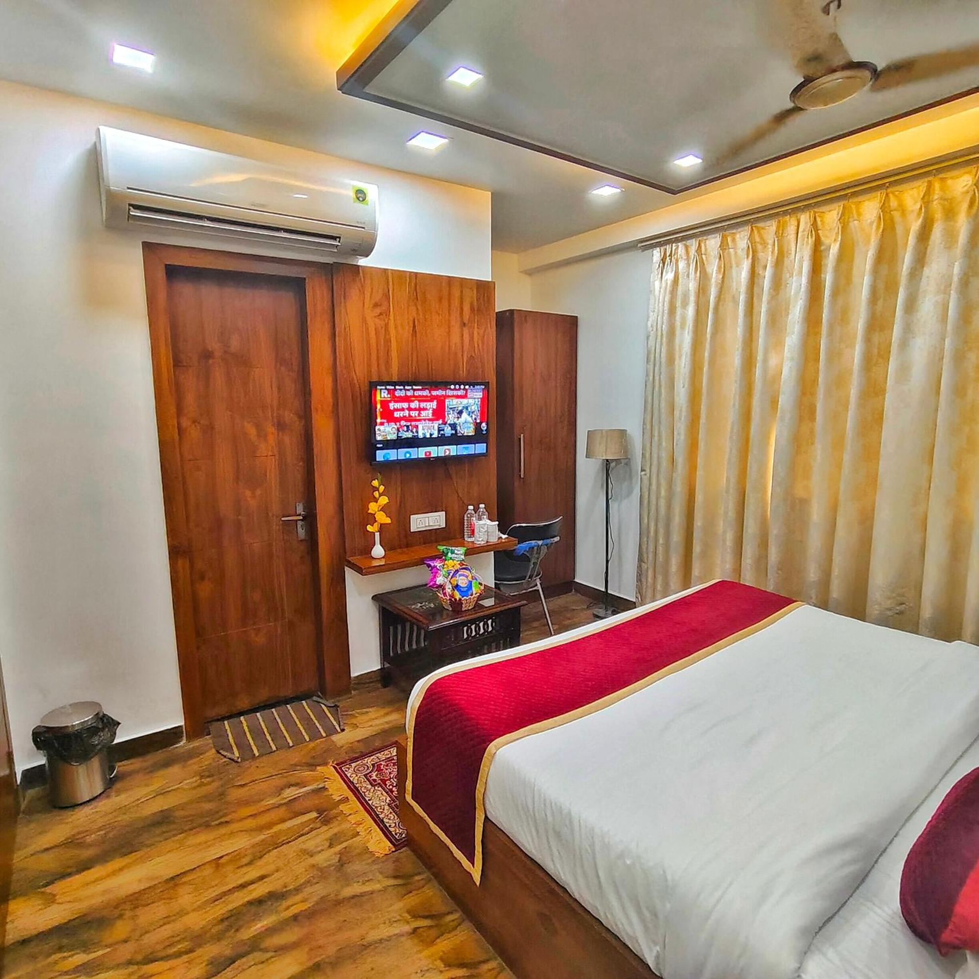 Hotel Taste Of India Агра Екстериор снимка
