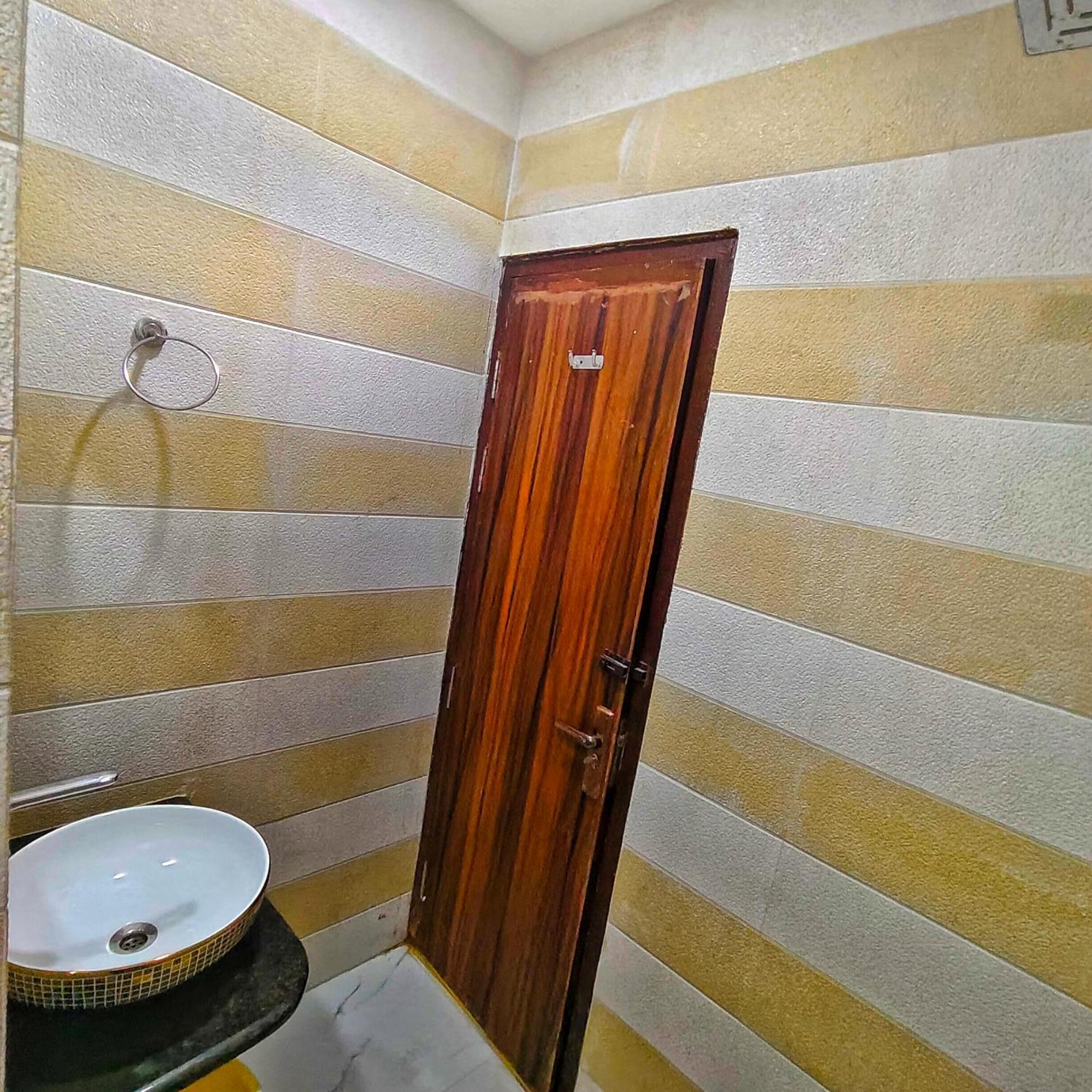Hotel Taste Of India Агра Екстериор снимка