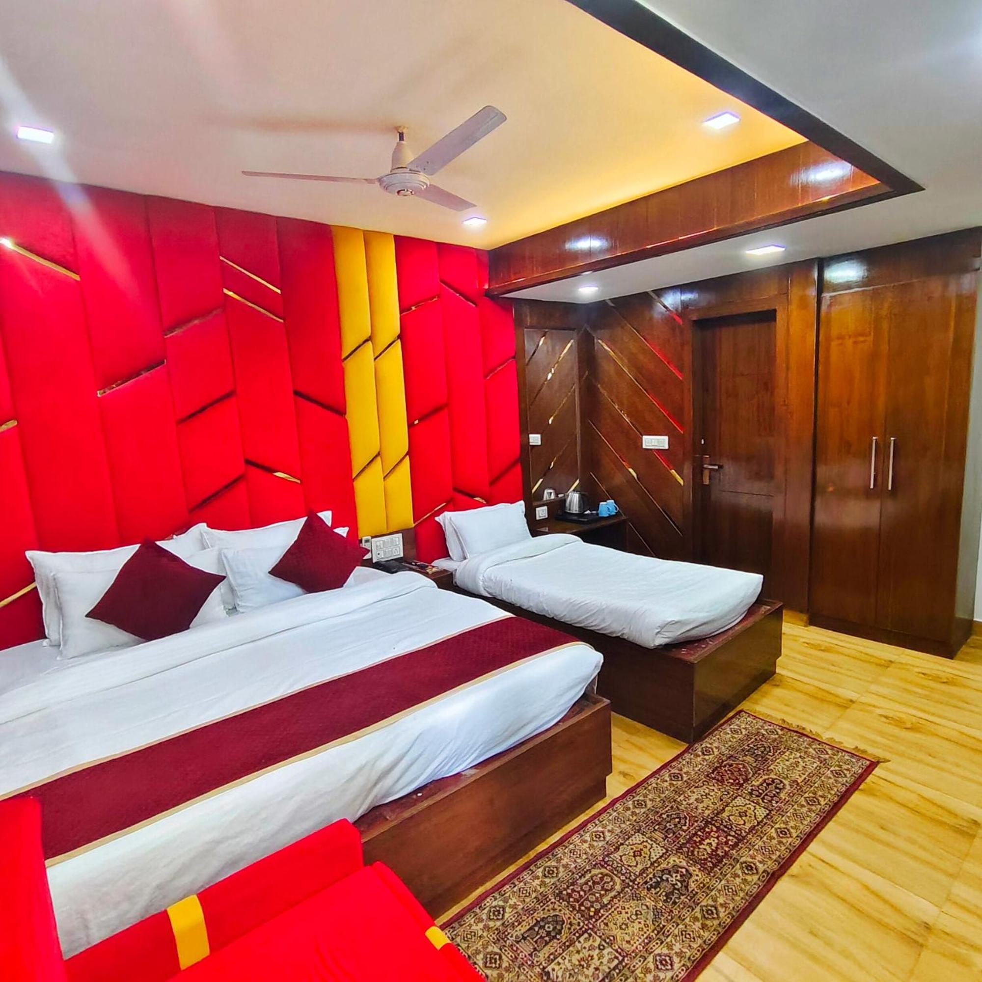 Hotel Taste Of India Агра Екстериор снимка